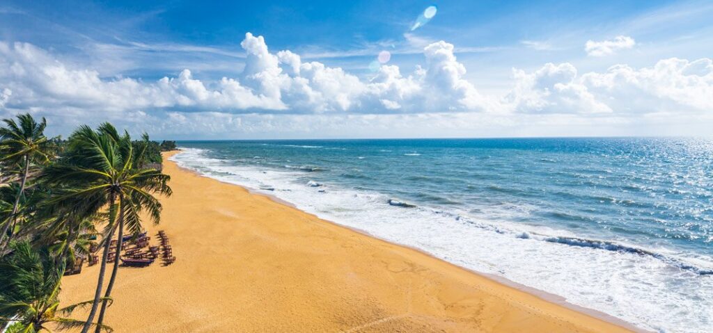 Clear pic of Mount Lavinia beach